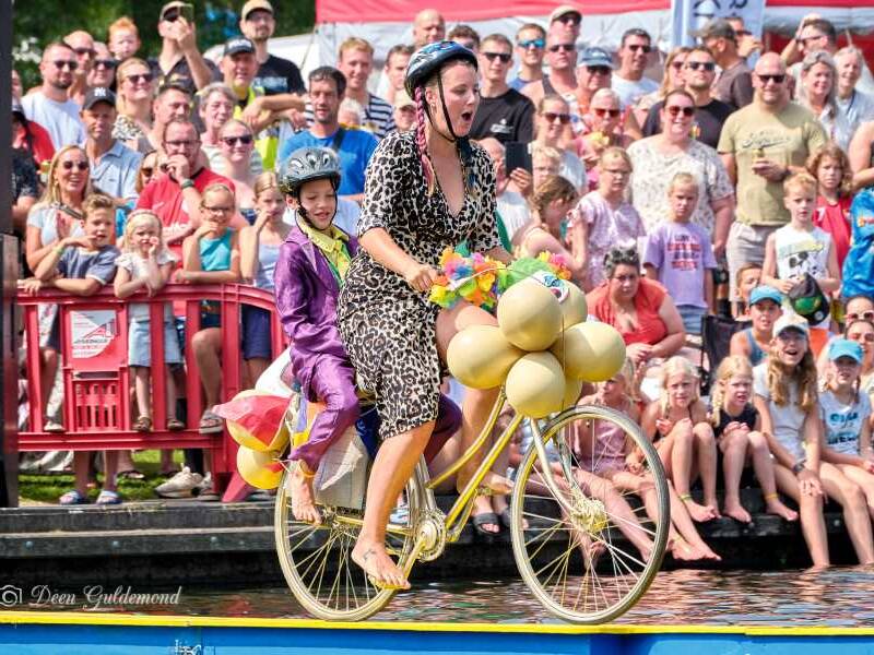 Zonnige editie ‘Fiets ’m erin’ trekt veel publiek naar RCN Zeewolde